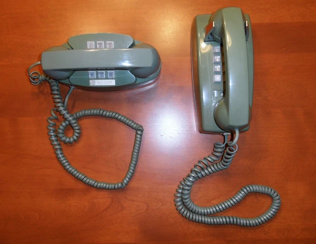Teléfonos eléctricos occidentales de colección verde oliva con botón pulsador a juego - 2 teléfonos
