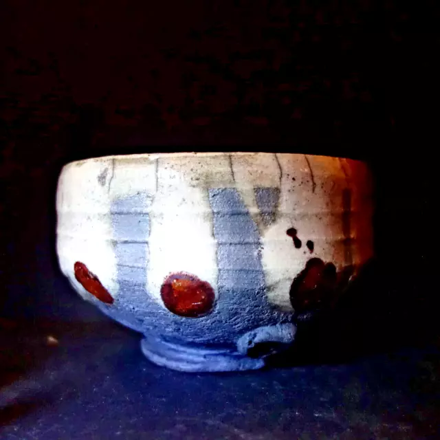 klassischer Raku  Chawan mit spannender Krakelee-Glasur