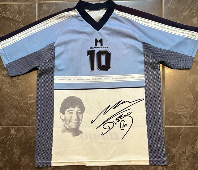 (本物) Auto Jersey Maradona Milla /3000 本物) Auto Jersey Maradona Milla /3000 DIEGO MARADONA SIGNED