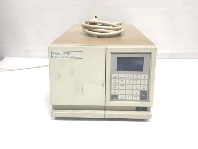 Waters 2487 Dual Wavelength Absorbance Detector see screen no bulb no flow-cell