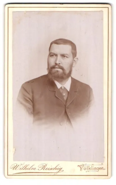 Fotografie Wilhelm Reischig, Völklingen, Portrait stattlicher Herr mit Vollbart