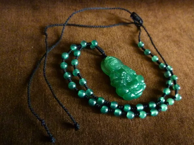 PENDENTIF GUANYIN en JADE. Chine. COLLIER AMULETTE Bouddhiste, Maitreya