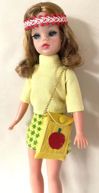 SINDY TRENDY ORIGINAL 1970s SKIRT with REPRO TOP, APPLE BAG & TRENDY HEADBAND