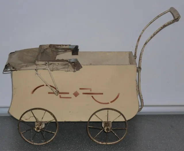 antiker Kinderwagen Puppenwagen Deko Eisen Holz Räder mit antikem Dach 2