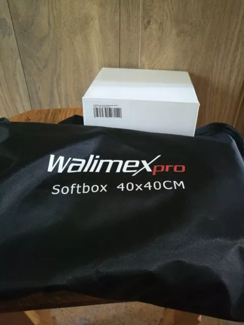 Walimex pro Softbox PLUS línea naranja 40x40cm + adaptador universal (18773 + 12714)