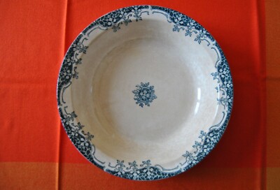 Rare assiette  Grand Dépôt E Bourgeois Faïences Porcelaines Cristaux 