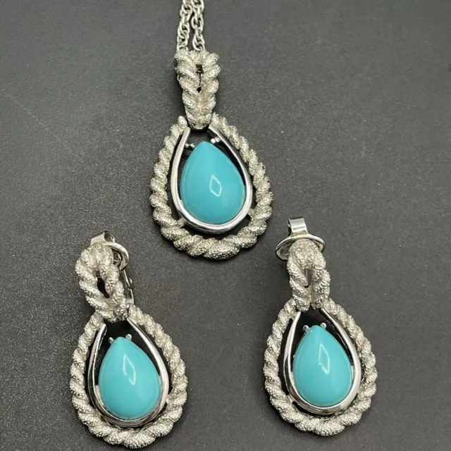 VTG Avon Blue Teardrop Faux Turquoise Cabochon Rope Details Necklace & Earrings