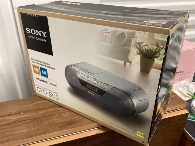 SONY  MAKE BELIEVE CD PLAYER/RADIO CASSETTE RECORDER. (Never Out Of The Box).