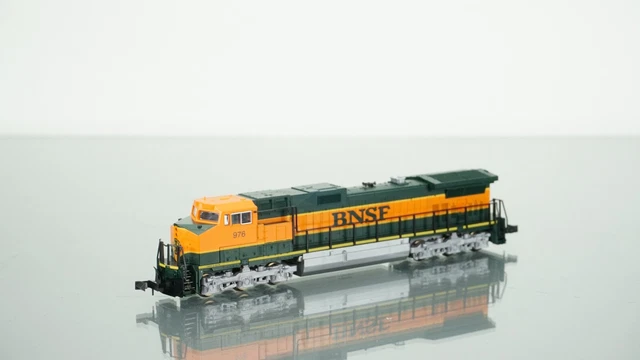 KATO C44-9W BNSF 976 N scale