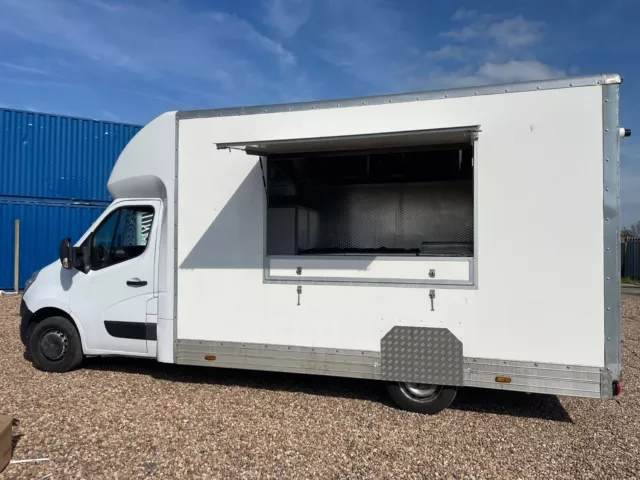 Renault 2016 Multi-Use Catering Van - Low Loader-EURO 6- Food Truck/Burger Van 2