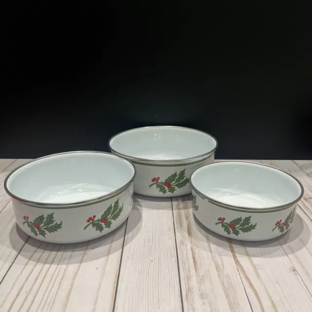 Christmas Holly Berry Nesting Bowls Set of 3 Porcelain Enamel on Steel