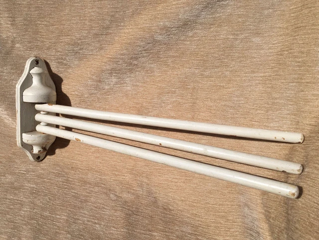 Vintage Wooden Wall Mount Towel / Clothes Drying Rack 3 Arm - Farmhouse - Retro
