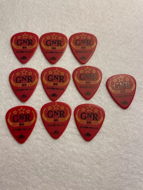 tour issue guitar pick