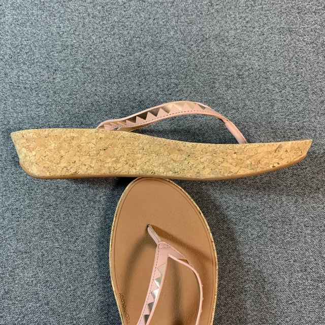 FItFlop Linny Sandal EUC Women Sz 10 Pink Leather T Post Cork Wedge Boho Shoe  H