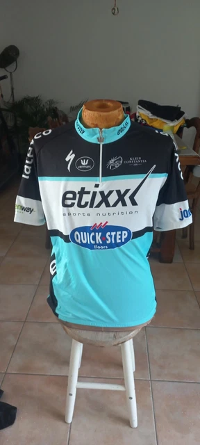 Ensemble cuissard vélo et maillot cyclisme équipe pro SOUDAL QUICK-STEP