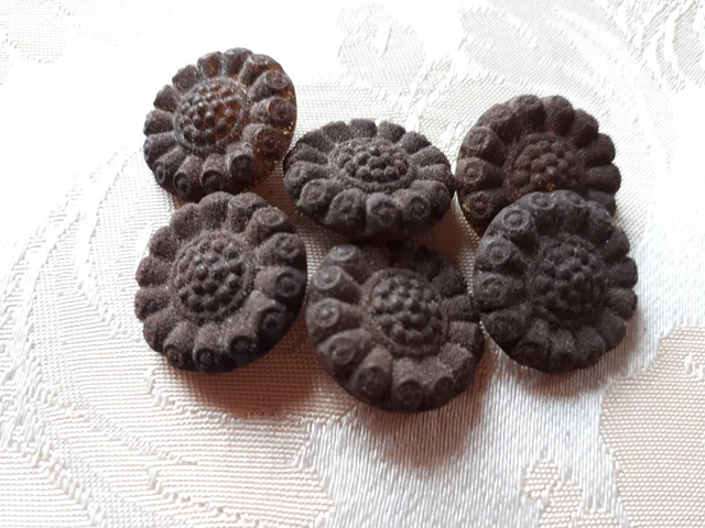Lot De 100 Boutons Fleurs En Cuir Fait Main Années 1940 - Vert - 1,9 Cm - Mercerie Ancienne