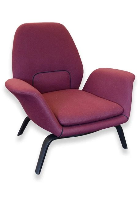Contemporary Modern Minotti Gilliam Armchair Italian Contemporary Modern Minotti Gilliam Armchair Italian