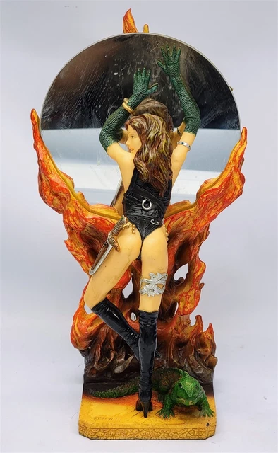 Myths & Legends 4709 Slayer Queen Warrior Resin Sculpture 1996