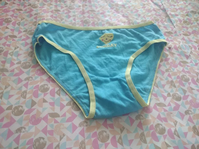 Girl's Cute Under Wear SUNDAY Size 6 NWOT!!
