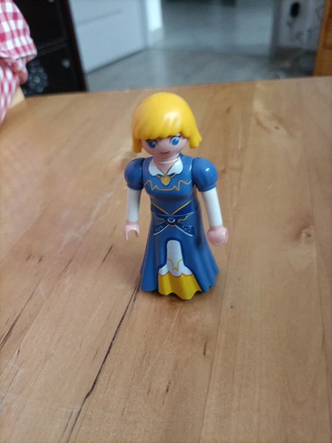 Personnage Playmobil Avec Robe - Référence 152 - Catégorie 1 - Occasion Très Bon état