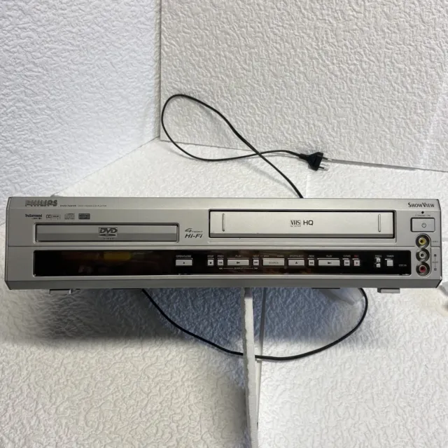 MAGNETOSCOPE VHS ET TUNER PORTABLE HITACHI VT6800S&VTTU68S A REVISER 