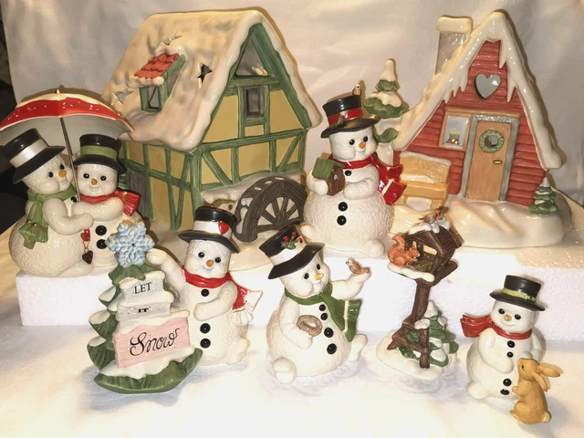 Goebel Schneemann Figur | Kuscheliges Plätzchen Weihnachten | Handbemalte Porzellan Figur 2025