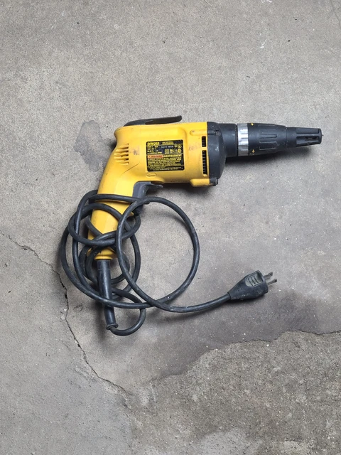 DeWalt DW251 VSR Drywall Screw Gun Variable Speed Reversing