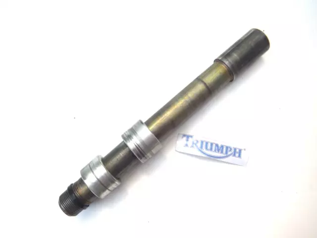 Triumph Sprint St 1050 Mandrino Ruota Anteriore Asse E Distanziatori Come Mostrato 2006