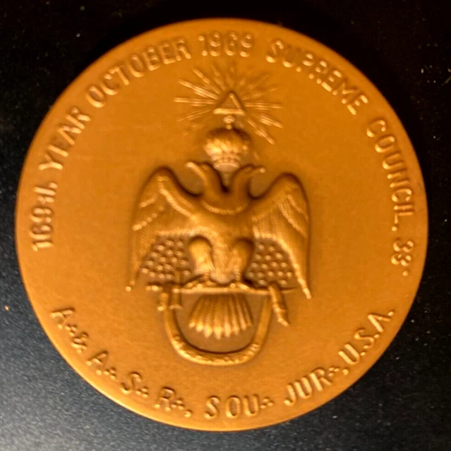 Medallic Art Co Danbury Ca. / Let There Be Light