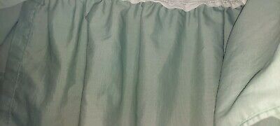 Cama Colchón falda, Luz Verde Doble/Full Size ligeramente usado