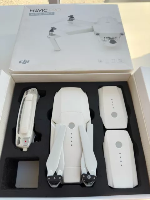 DJI - Mavic Pro - Alpine White Combo, 3x batteries