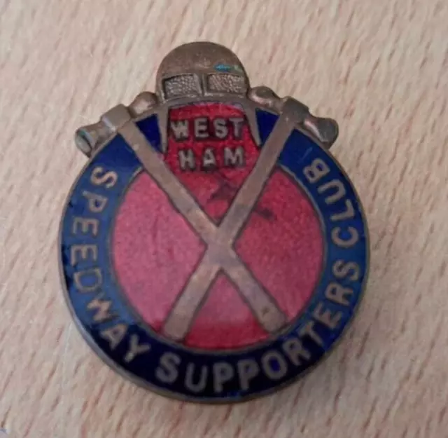 West Ham Hammers Speedway Metal Badge - Gold Metal - Buttonhole Fixing