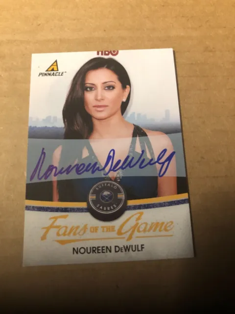 2010-11 Pinnacle Fans of the Game Autographs #1 Noureen DeWulf