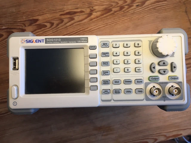 SIGLENT SDG1010 SIGNALGENERATOR Tongenerator function generator EUR 250 ...