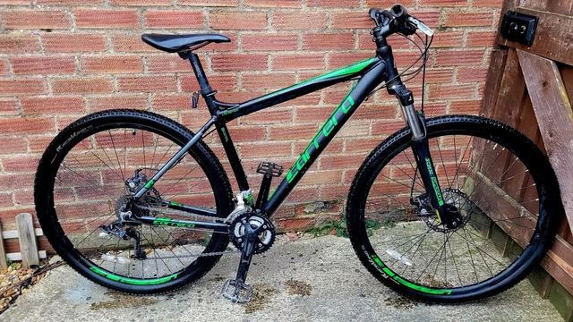 carrera hellcat 18