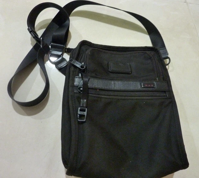 Authentic TUMI Alpha II  Shoulder Crossbody Bag Black Nylon Unisex 11.5 X 8''