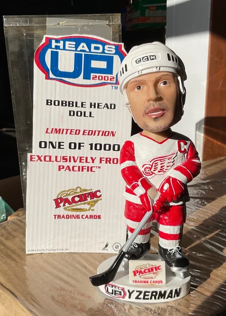 2002 Pacific Heads Up Bobble Head = Steve Yzerman = Nm/M = W/Display Case 2002 Pacific Heads Up Bobble Head = Steve Yzerman = Nm/M = W/Display Case