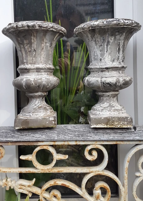 Vase Médicis en fonte sur socle - H: 69 cm - Vasques et Vases Médicis