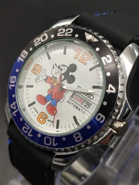 Seiko 5 Automatic Men's Wrist Watch Day Date Japan Made Mickey Mouse Dial