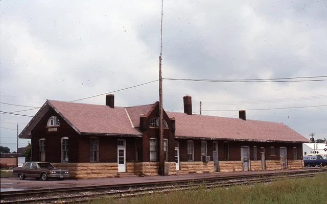 Chicago & North Western tracy,MN Station Orig Kodachrome Slide H2