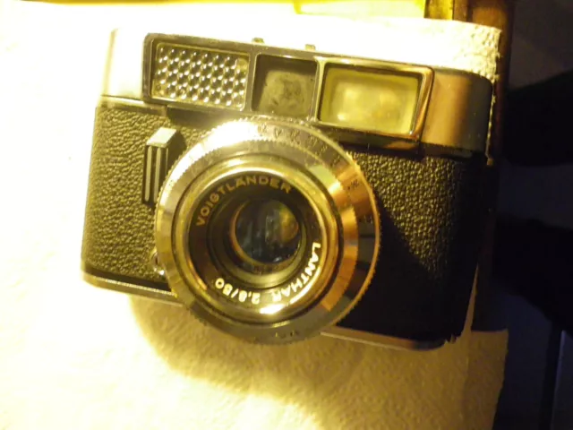 Vintage appareil photo argentique 35 mm voigtlander dans etui cuir objectif LANT