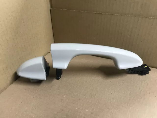 Fiesta Or Puma Exterior Door Handle Metropolis White Read Description 18-24 C581