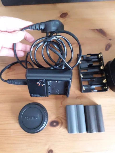 Canon EOS40D digital camera with Canon BG-E2N grip contains 2 batteries and Lens