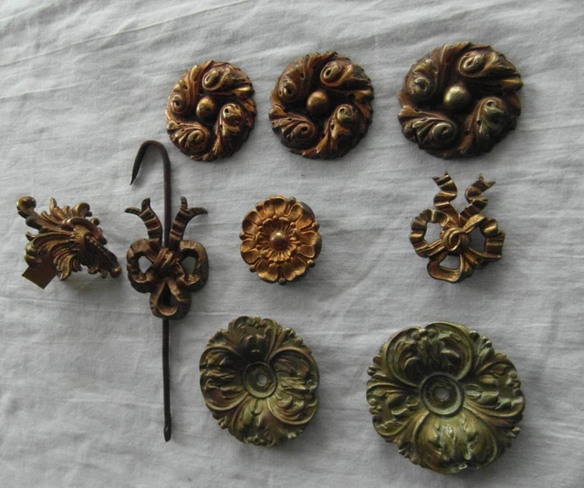 2 Anciennes embrasses / attaches rideaux / crochets mural en