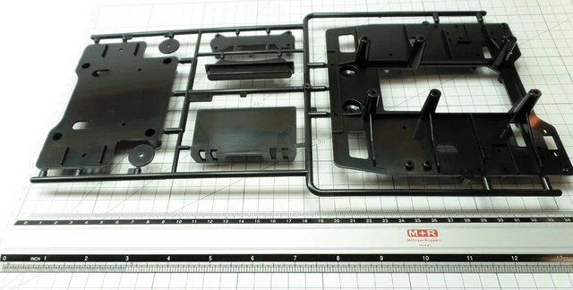 TAMIYA P-Teile Grundplatte Scania 56323 - Schwarz, Für Modellbau