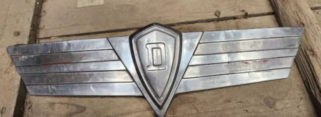 Vtg Car emblem Vtg Car emblem