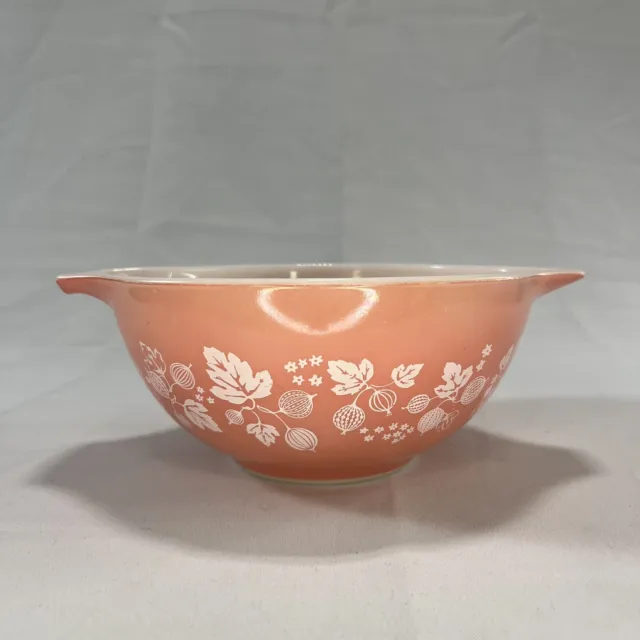 Vintage Pyrex #442 Cinderella Pink Gooseberry 1.5 QT Mixing bowl