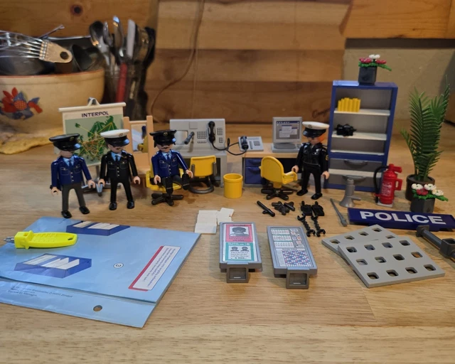 Ancien Playmobil 3957 - Poste De Police City Life, Avec Moto, Chiens Et Figurines (1997) – Boîte D'origine
