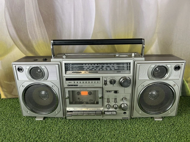 Sanyo M9996L Vintage Boombox Ghetto Blaster Radio Tape 1980s FM AM LW SW