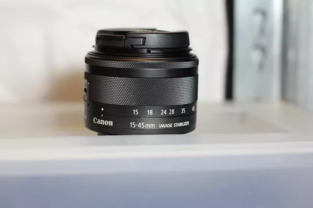Canon EF-M 15-45mm f3.5-6.3 IS STM Black/Graphite Lens